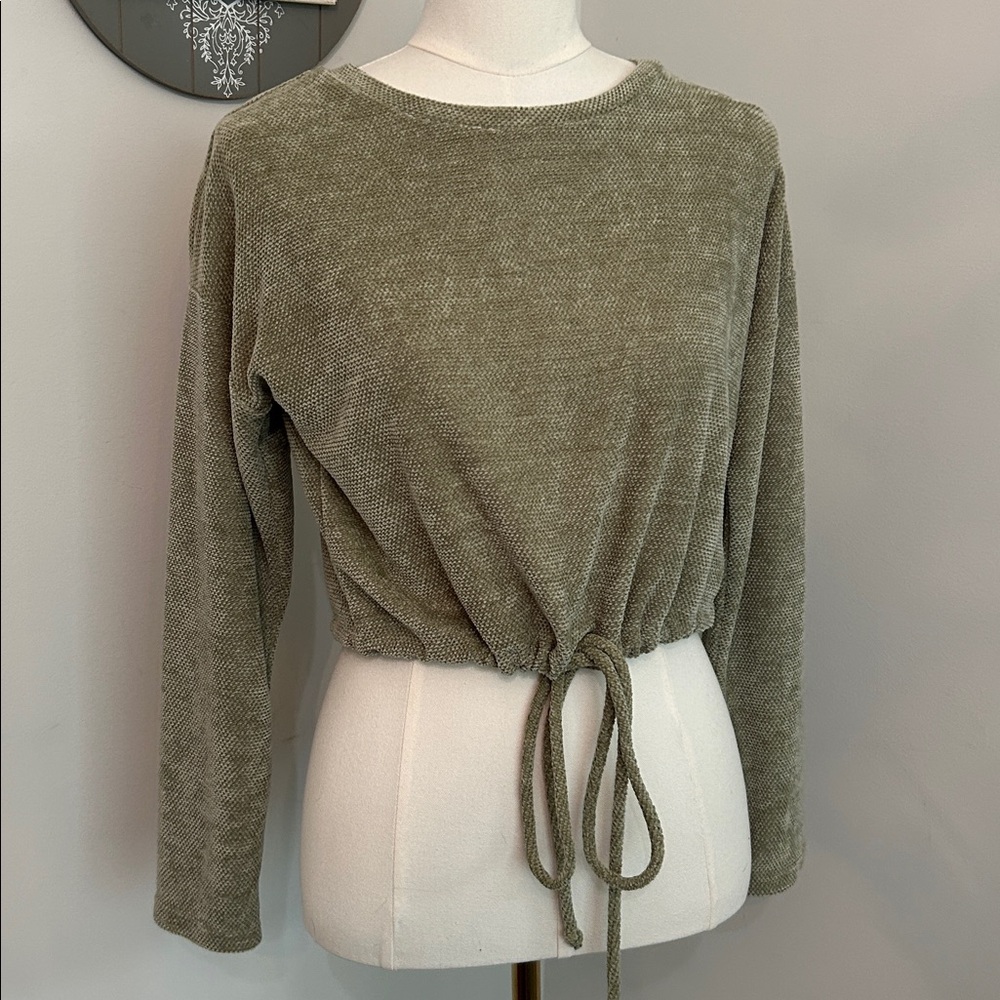 Love J Long Sleeve Cropped Sweater/Top Pullover Mossy Sage Green Size Medium